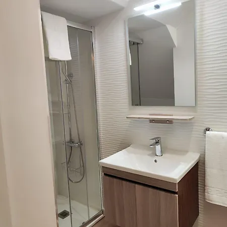 Feel - Boutique With Terrace In 3*