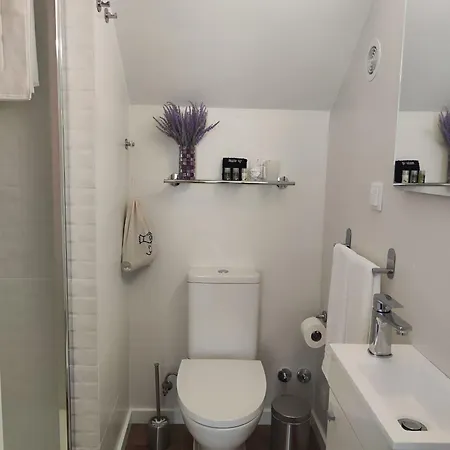 Bed & Breakfast Feel - Boutique With Terrace In