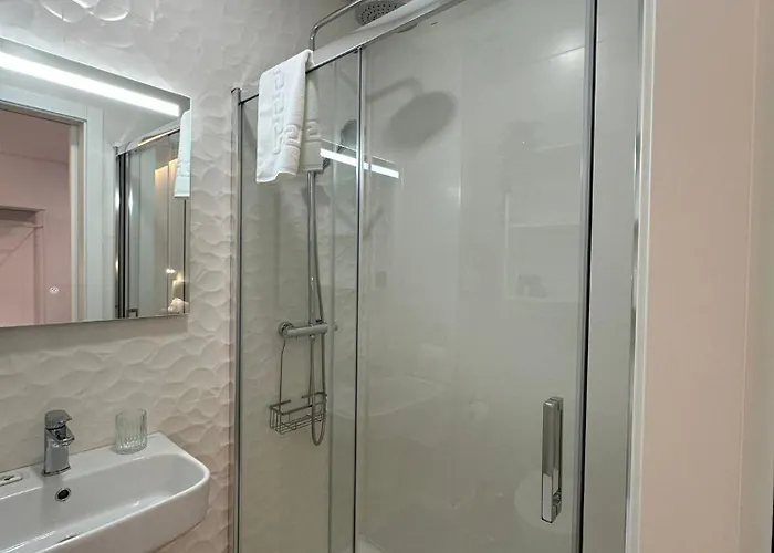 Bed & Breakfast Feel - Boutique With Terrace In 3*